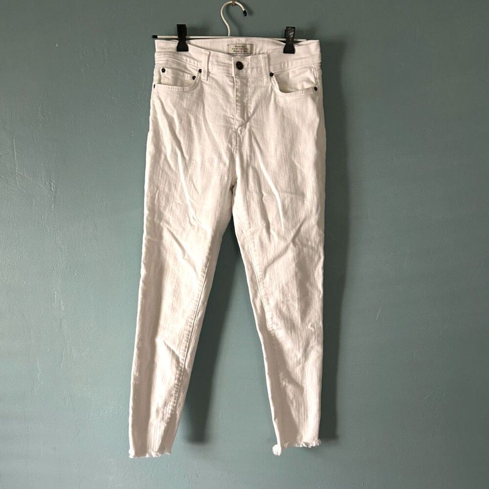 Principle Denim Innovations white jeans frayed cuff size 27 inseam 26"